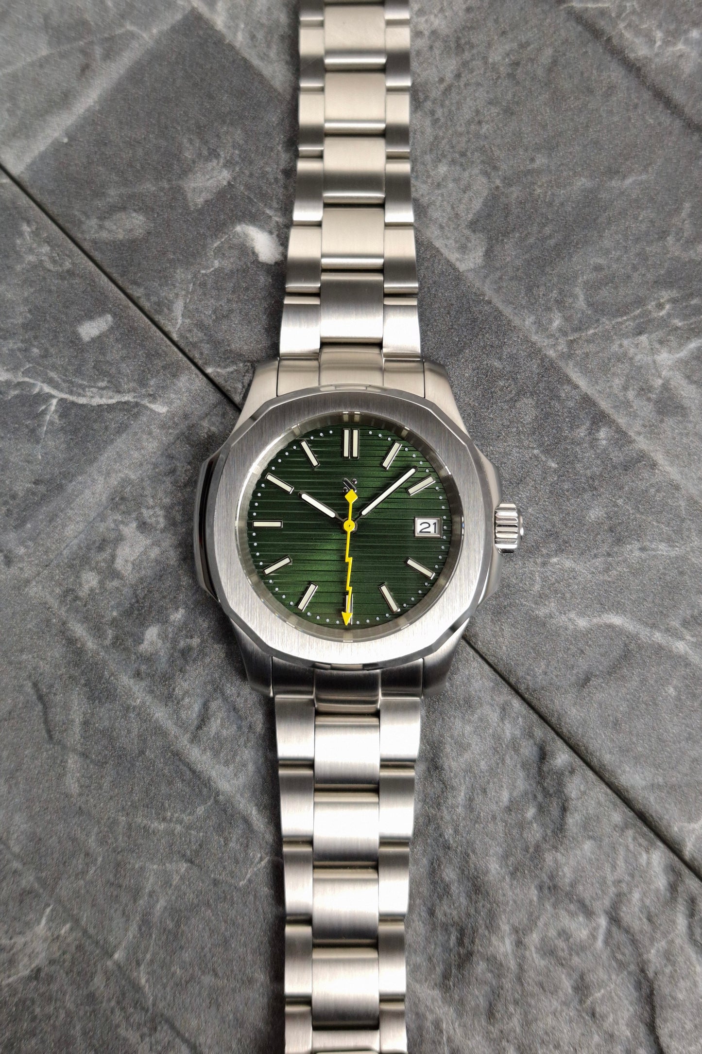 Lightening Green Nautilus